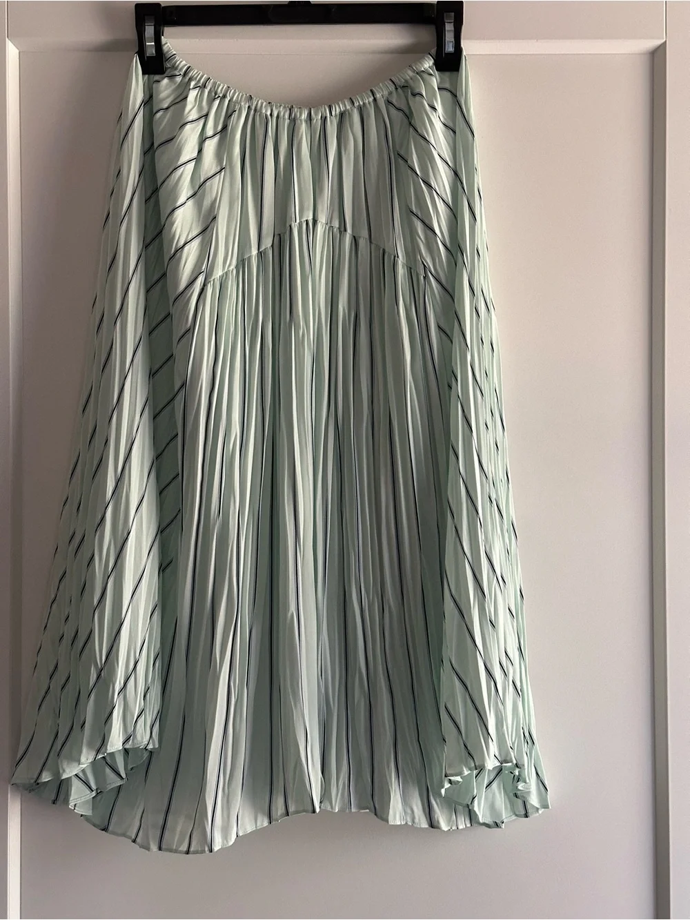 Vince Women's Mint Green Pleated Midi Skirt Size XS designer